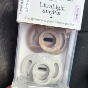 Tommee Tippee UltraLight StayPut Silicone Pacifier Set